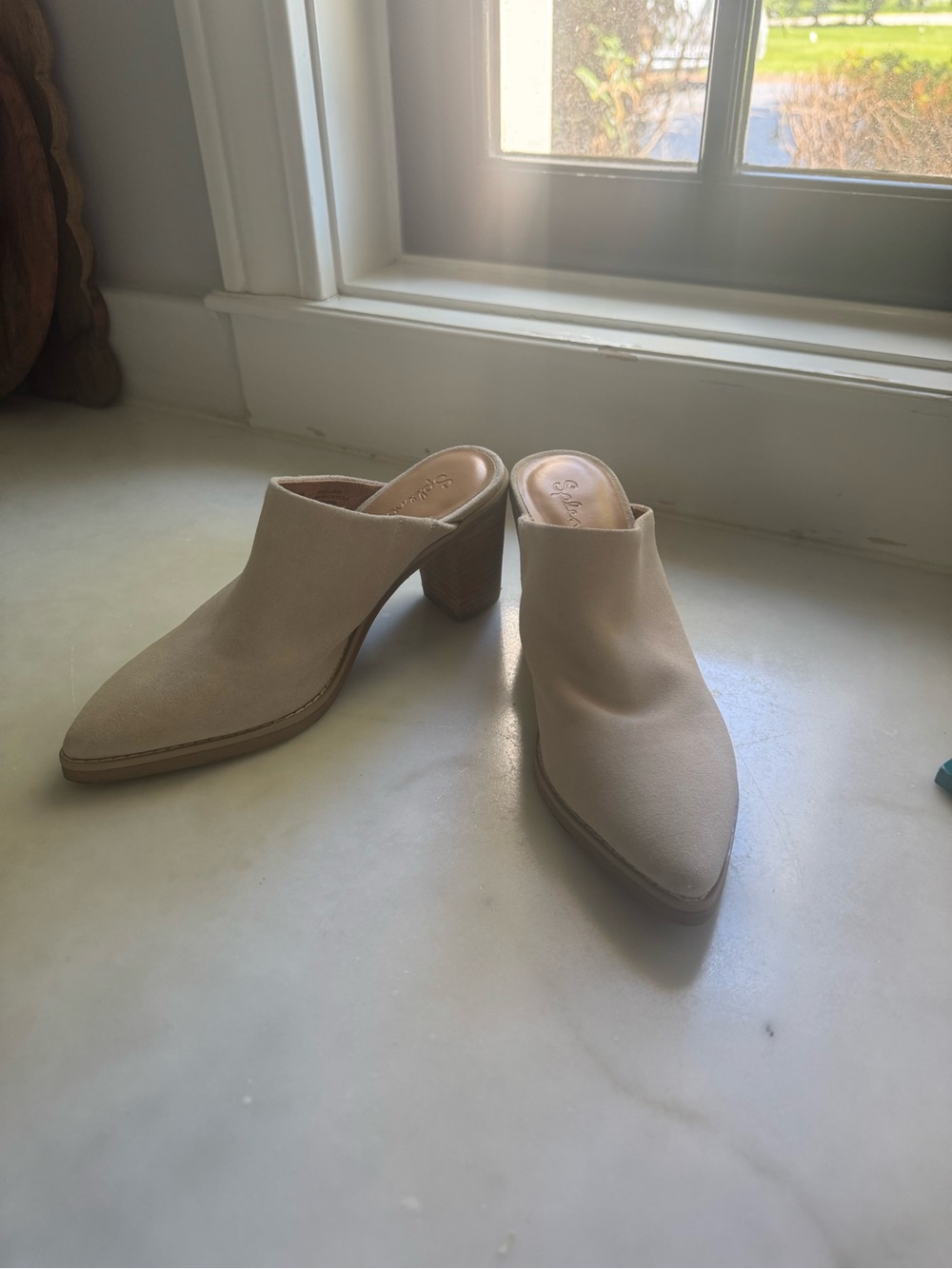 Splendid Beige Pointed-Toe Mule Heels